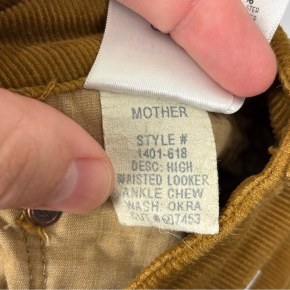 MOTHER High Waisted Looker Ankle Chew Brown Corduroy Pants Size 26 - Picture 13 of 14